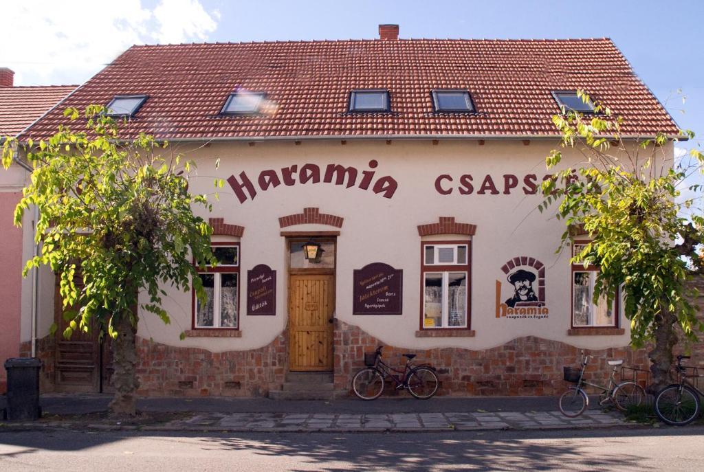 Haramia Csapszek Es Fogado Hotel Szombathely Exterior photo